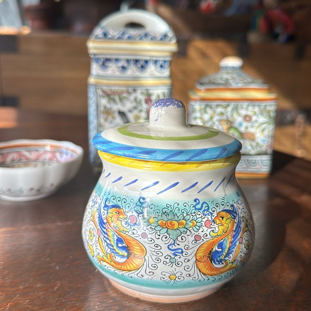 🇮🇹Meridiana Ceramiche hand painted pottery from Italy. Colorful dish with lid